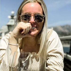 Meet your Posher, Lucy